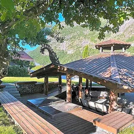 Sogndal Bed & Breakfast *
